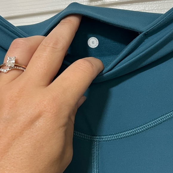 Lululemon - Picture 3 of 3